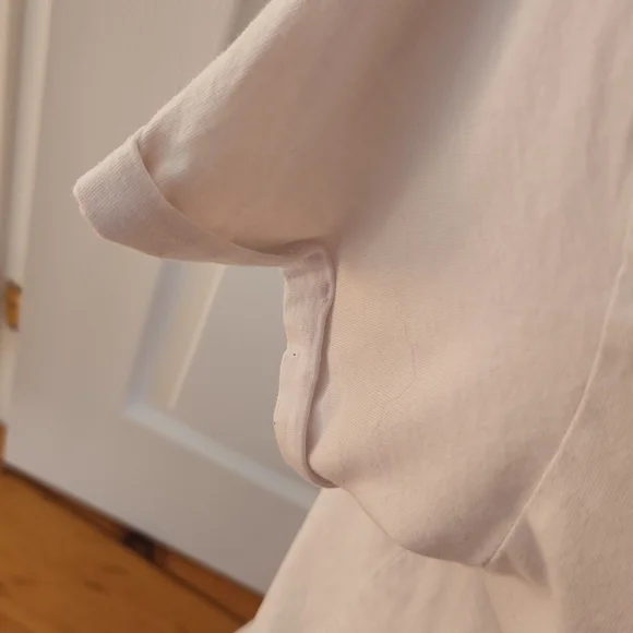 FRIENDS TSHIRT - Picture 3 of 5